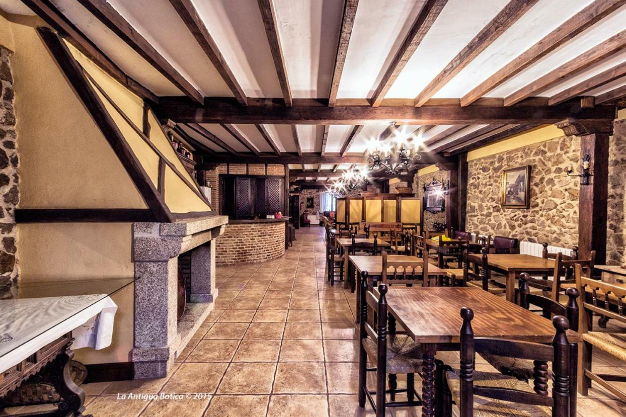 La Antigua Botica Guest House Pasaron Exterior photo